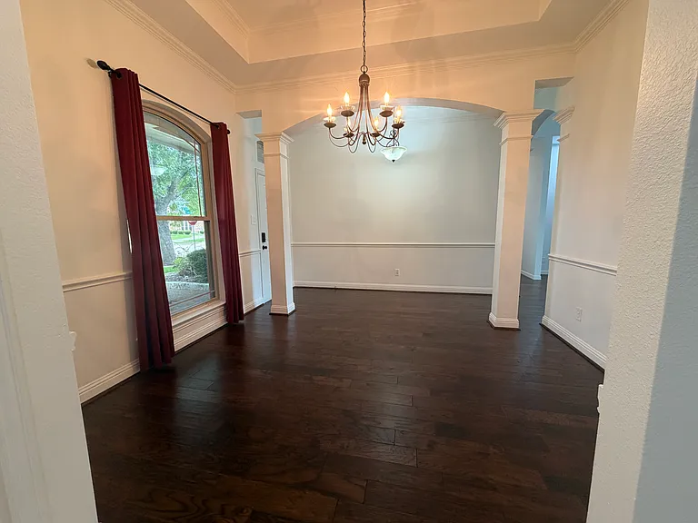 11821 Cotswold Dr — Photo 3