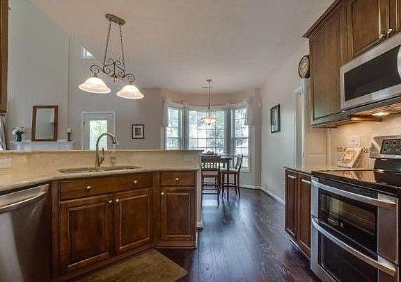 2nd image of 6212 Weathersfield Way