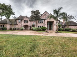1102 W Viejo Dr, Friendswood, TX 77546