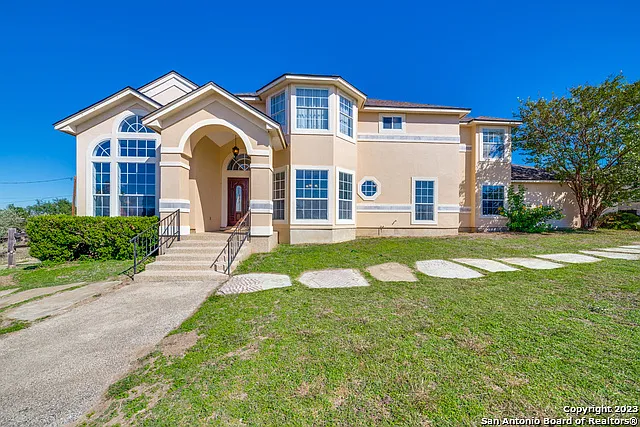4 bed, 2.5 bath, 3085 sqft, $3,750 — Photo 2