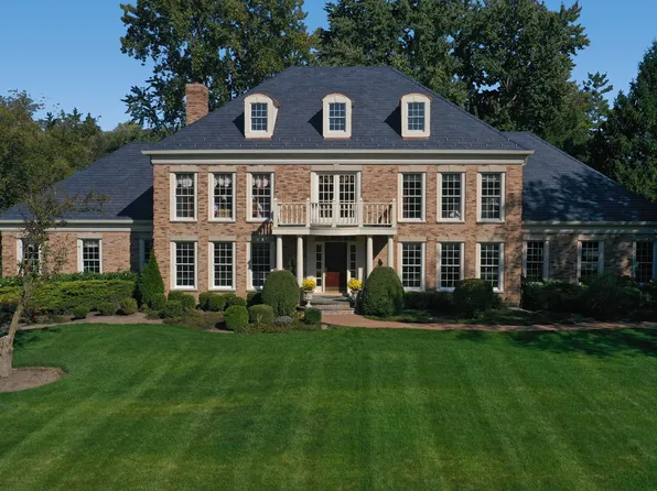 26 S Wynstone Dr, North Barrington, IL 60010