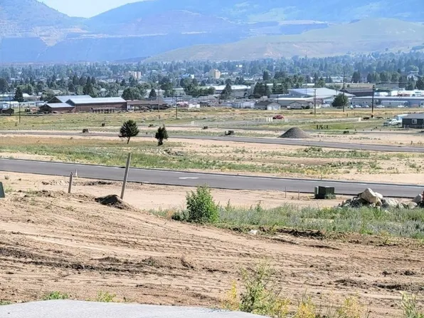 60 Avon Cir, Butte, MT 59701