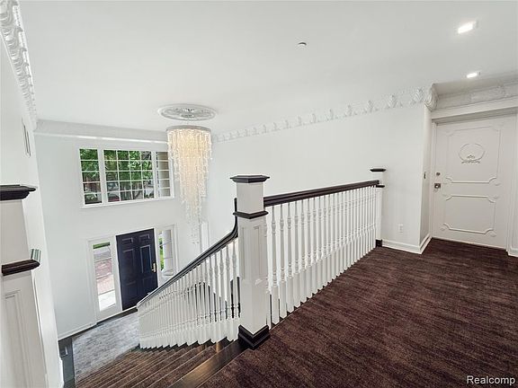 5th image of 550 W Brown St APT 2E