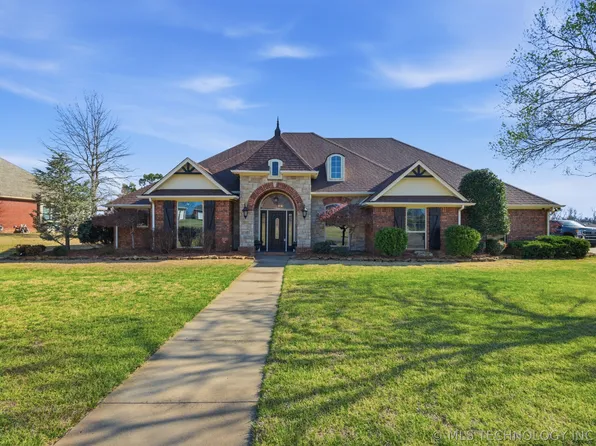 1459 Manor Ct, Fort Gibson, OK 74434