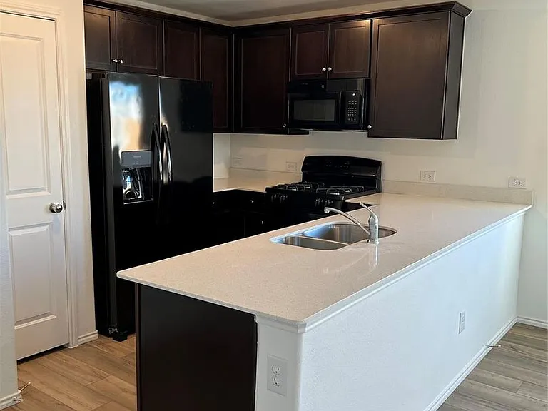 7300 Jackrabbit Ave — Photo 5