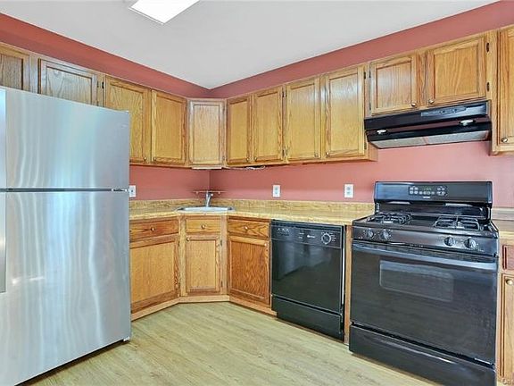 4th image of 2310 Whispering Hills Dr