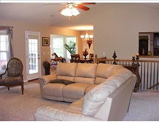 2nd image of 10 Ettington Dr