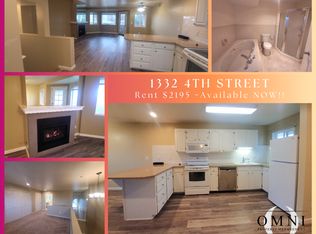 1332 4th St, Blaine, WA 98230