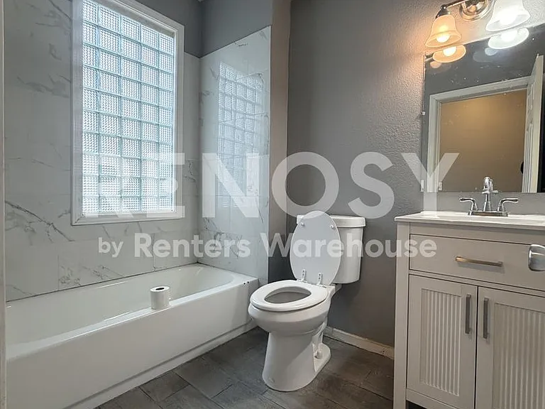 2540 12th Ave S #2 — Photo 9