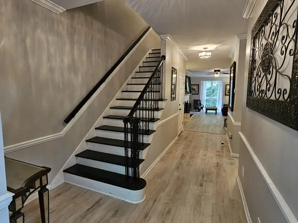 42 Willow Gln, Atlanta, GA 30342