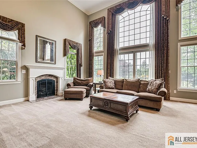5 Erin Ct S — Photo 10