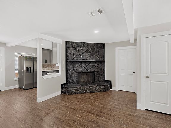 5th image of 2310 Costa Mesa Dr