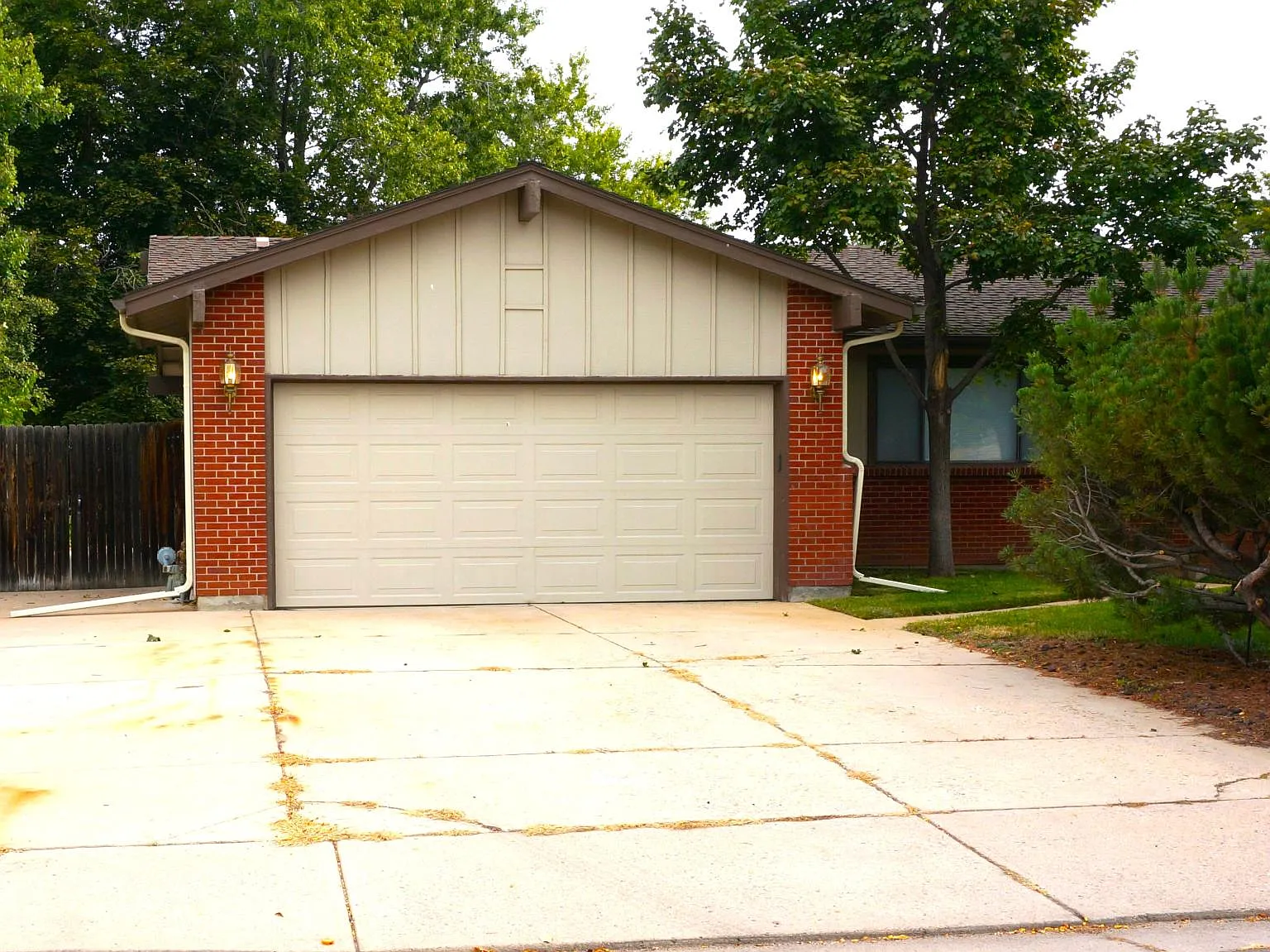 3 bed, 2984 sqft, $2,975 — Photo 2