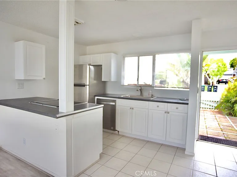 462 Seaward Rd — Photo 6