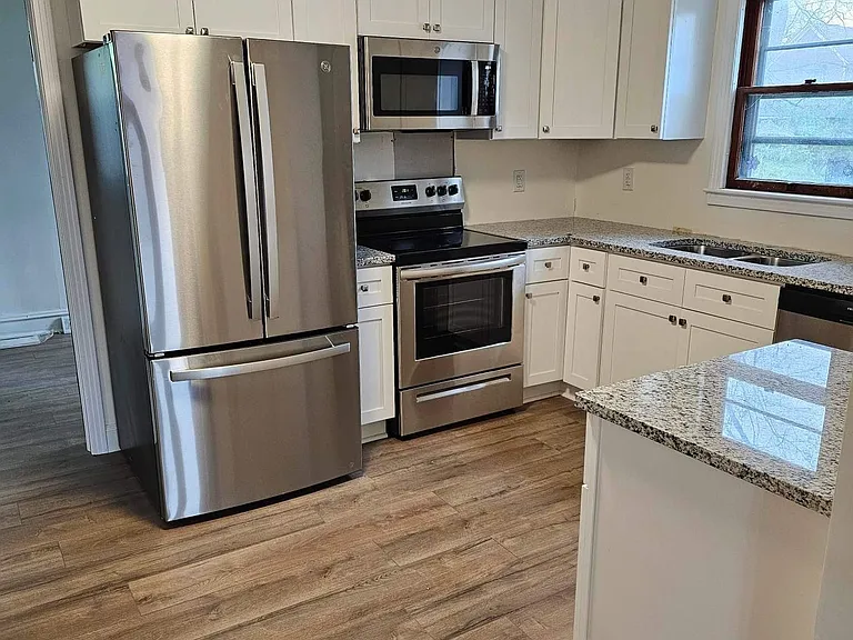 110 S Hopkins St #1 — Photo 11