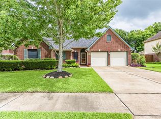 2203 Lady Leslie Ln, Pearland, TX 77581