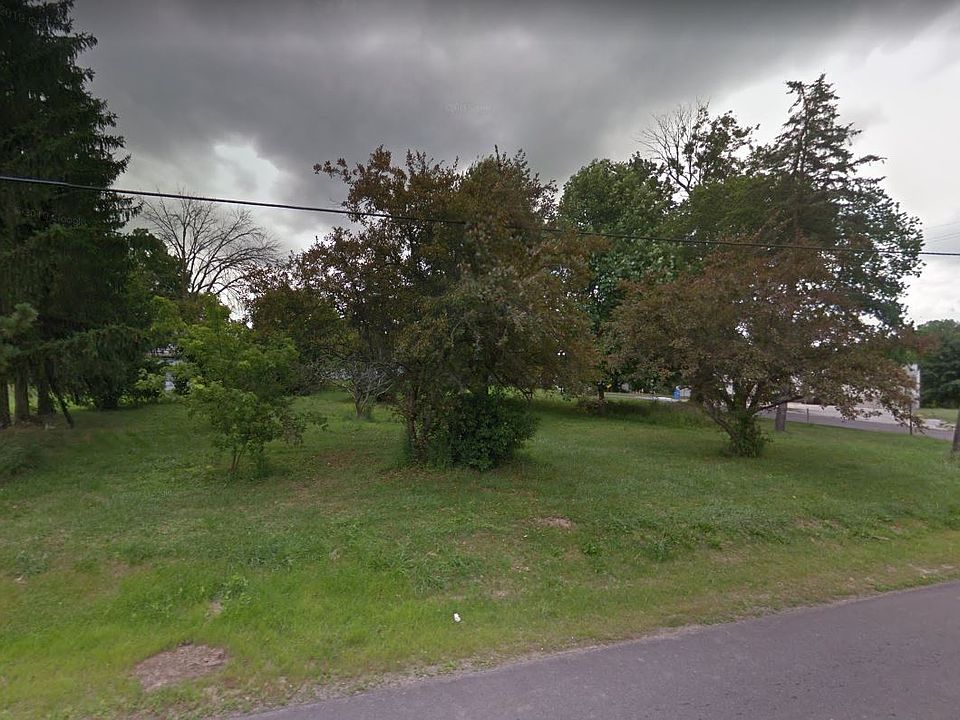 2nd image of 20 E Main St