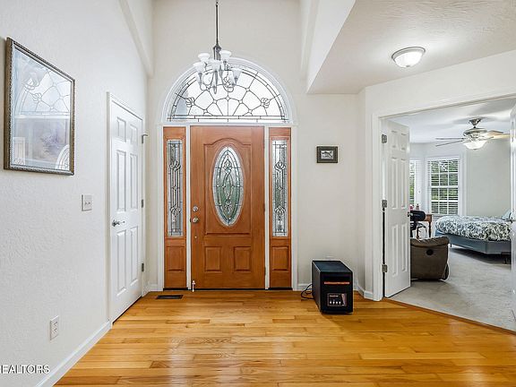 5th image of 284 Forest Hill Dr