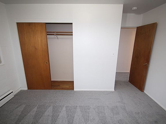 5th image of 2323 W Newton St APT 6