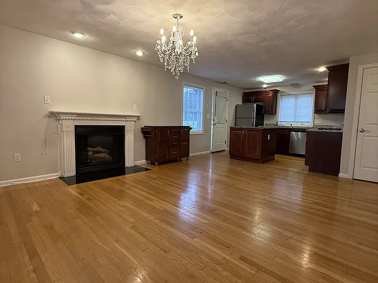 5 Kensington Park — Photo 2