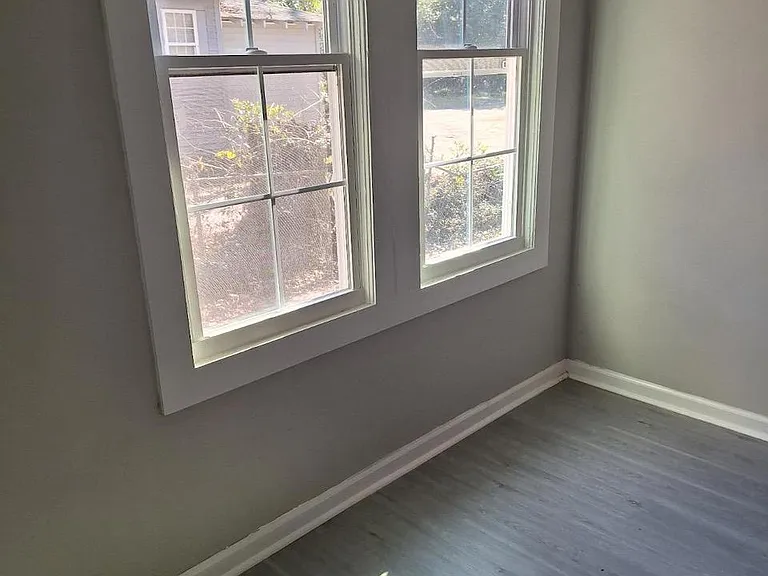 176 Clarendon St — Photo 22