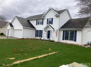 810 Finch Dr, South Bend, IN 46614