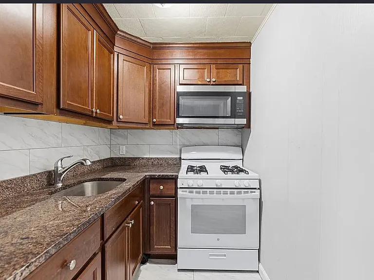 173 County St #2W — Photo 6