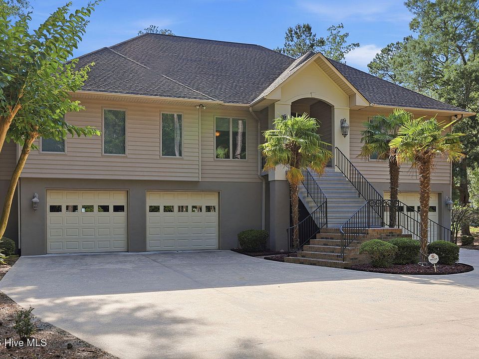 1st image of 204 Live Oak Lane