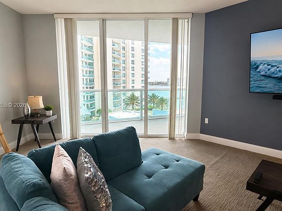 5th image of 231 Riverside Dr #5101
