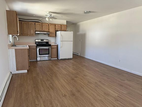 2nd image of 101 Edgegrove Ave #2