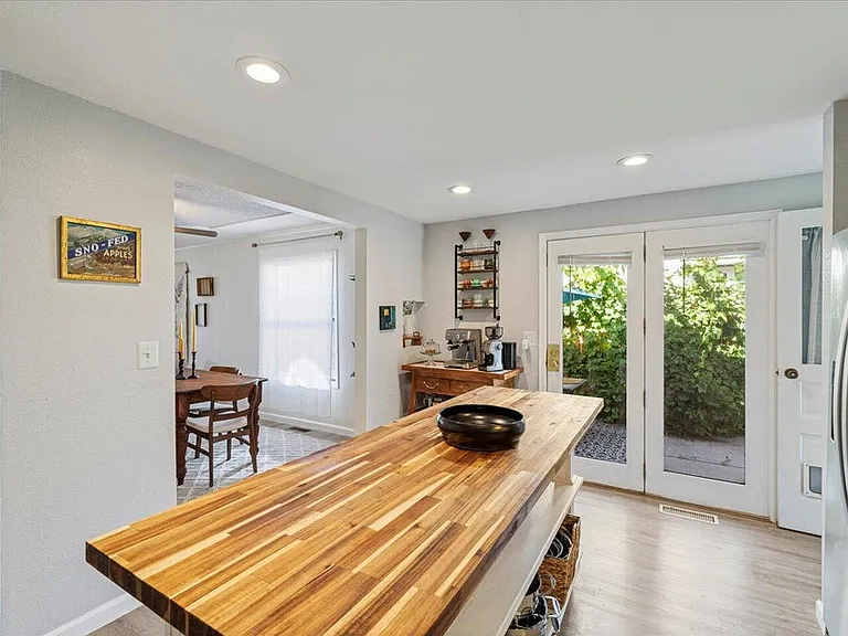 638 S 4th St — Photo 18