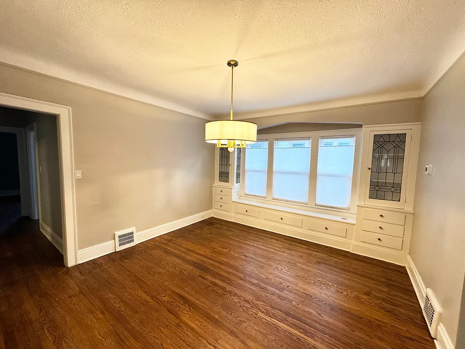 2 bed, $2,025 — Photo 3