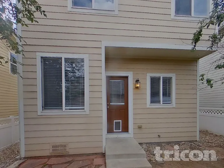 2434 Saint Paul Dr — Photo 10