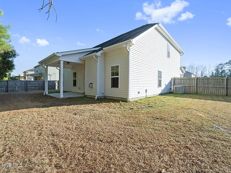 311 First Post Rd — Photo 26