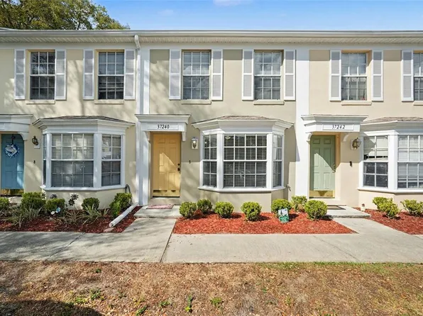 37240 Embassy Park Ln, Dade City, FL 33525