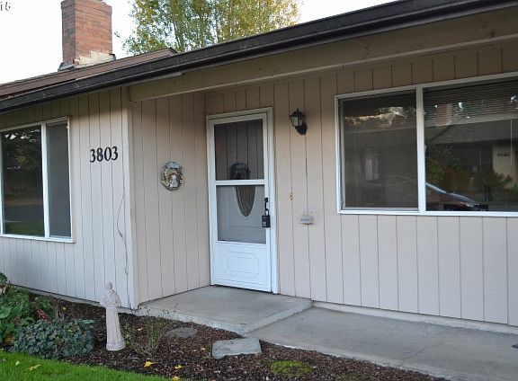 2nd image of 3803 NE 45th St