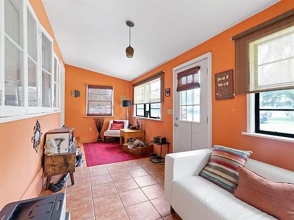 3rd image of 3203 Avenue A W
