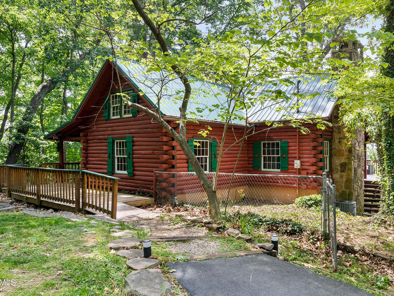 1008 E Foothills Dr, Gatlinburg, TN 37738 Zillow