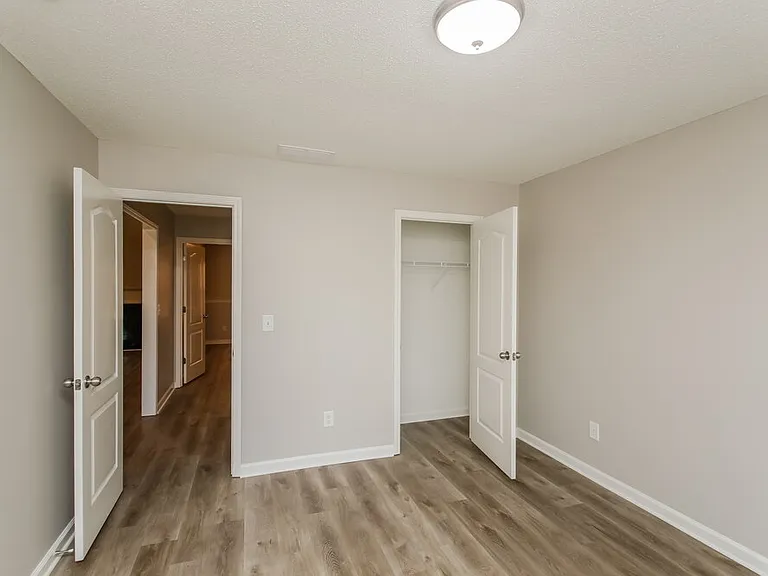 225 Comet Ct — Photo 14