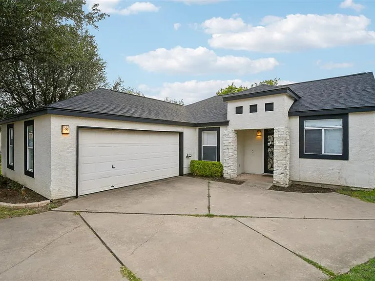 3308 Ross Cv — Photo 3