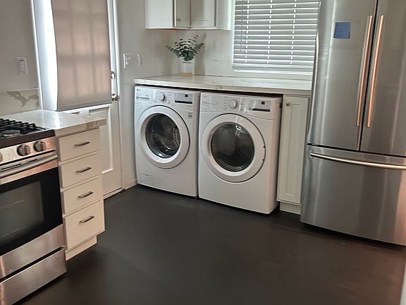 kitchen/laundry counter