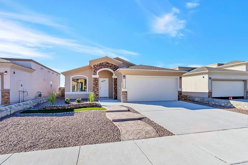 4 bed, 2.0 bath, 1368 sqft, $1,950 — Photo 1