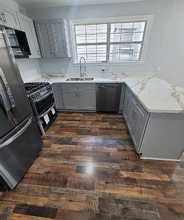 5th image of 834 Vallette St
