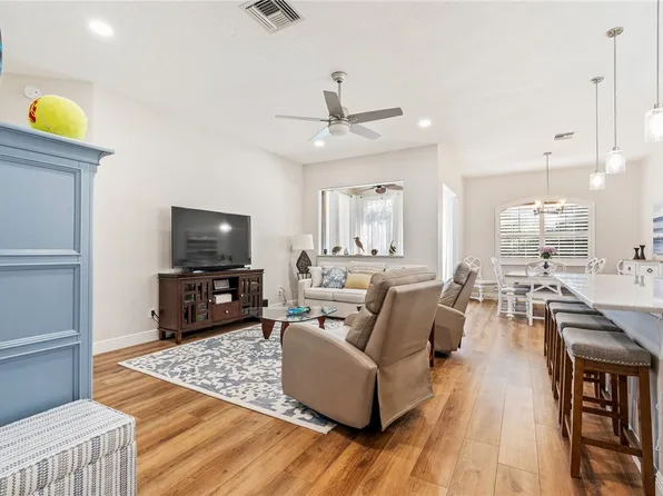 1400 Winding Oaks Cir W #A404, Vero Beach, FL 32963