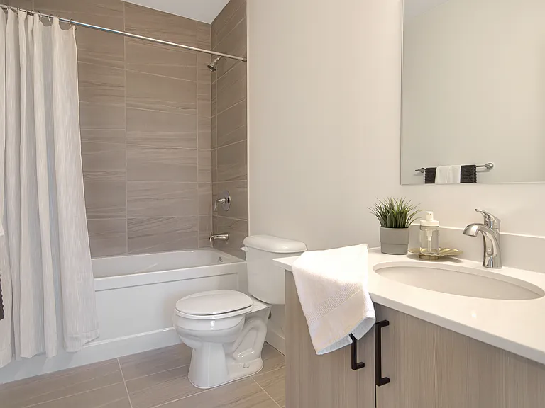 388 King St E #610 — Photo 11