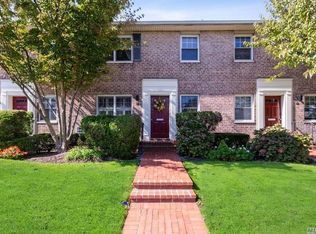 4 S Lewis Pl #B, Rockville Centre, NY 11570