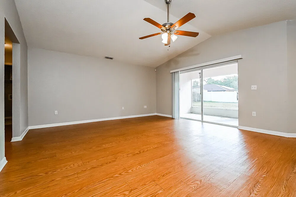 4 bed, 2.0 bath, 1661 sqft, $3,750 — Photo 3