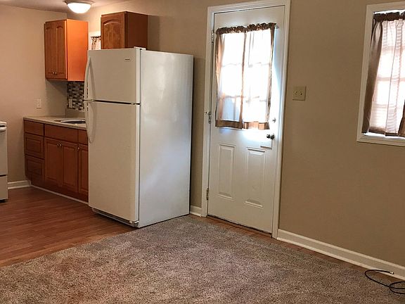 5th image of 601 1/2 Avenue B