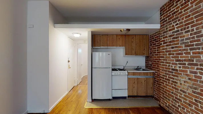 Rented by Bond New York | media 19