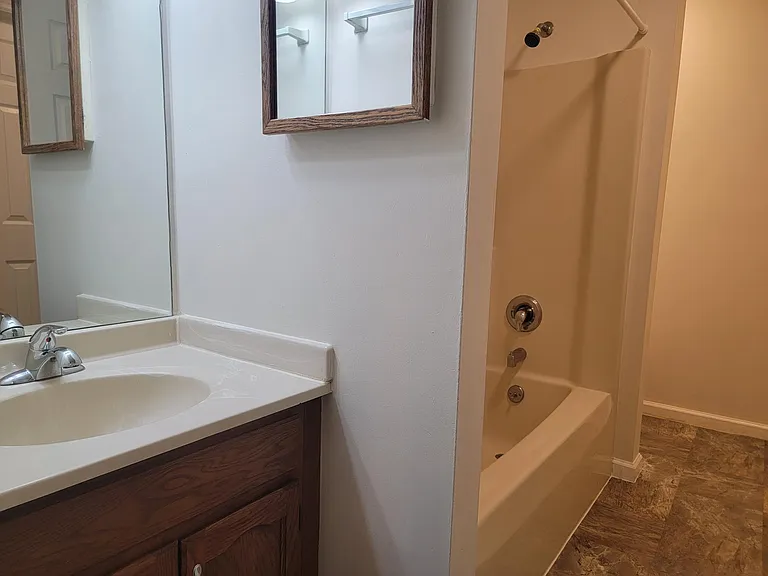 144 Greenland Dr — Photo 8